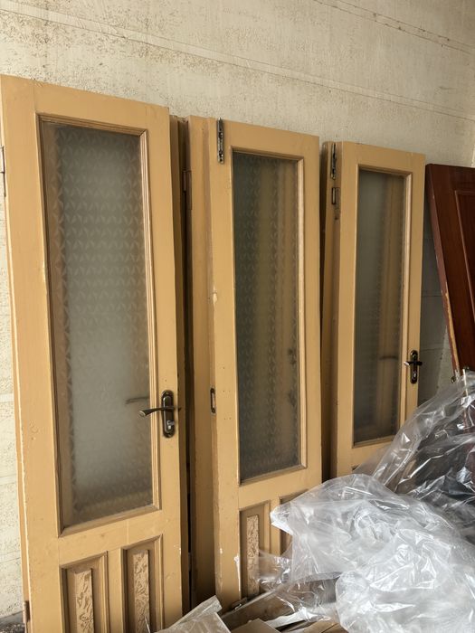 Двери б/у деревянные