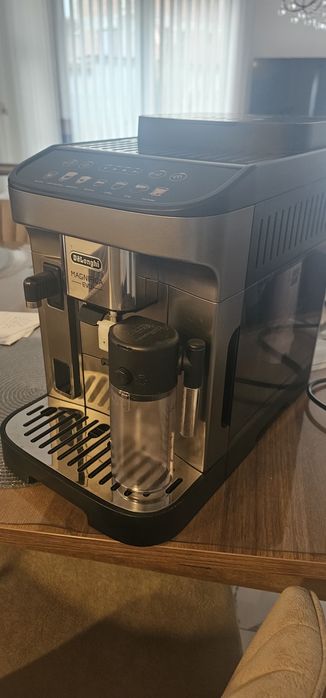 Кафе машина Delongi