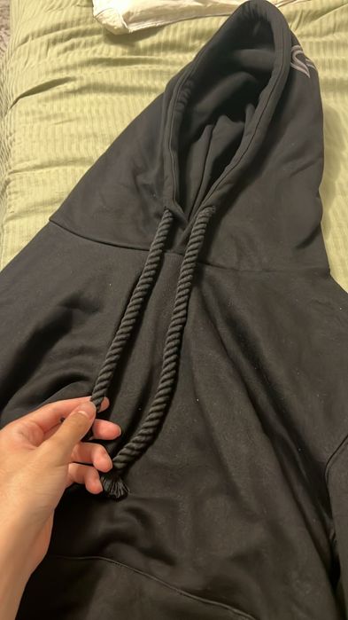 Чёрный худи Syna World