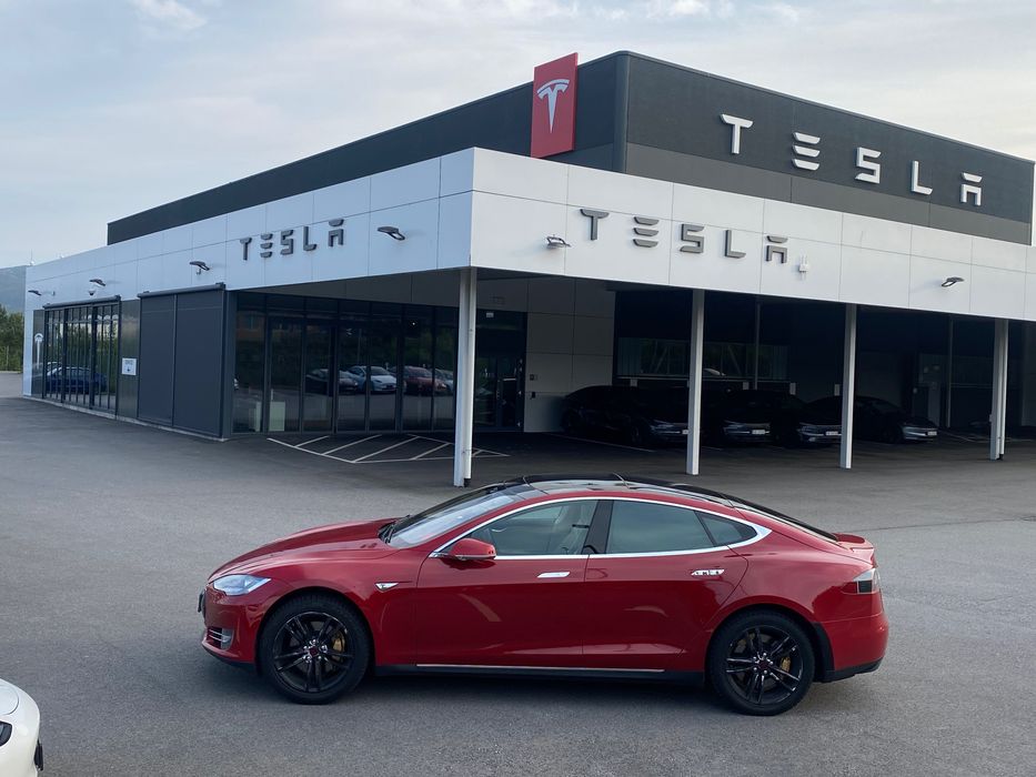 TESLA Model S 2014 — imagine 2