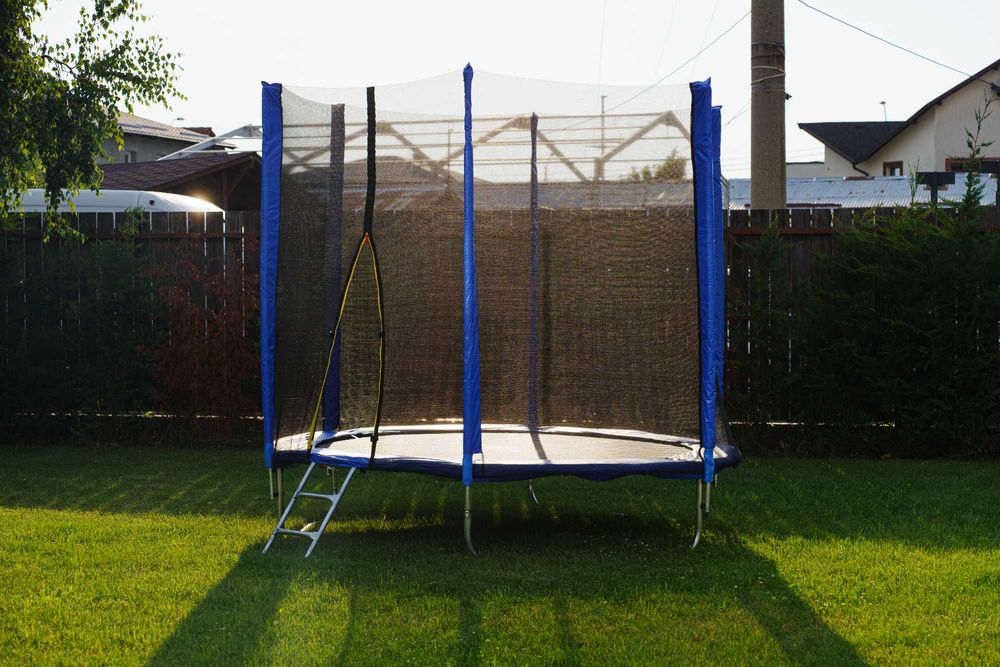 Trambulina copii iMK®, cu plasa rezistenta UV, structura metal, D 305 cm, Certificari GS, TUV, CE​​​​​​​/ Greutate maxima admisa 150 Kg