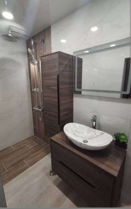 Вътрешни ремонти ,полагане на гранитогрес и фаянс