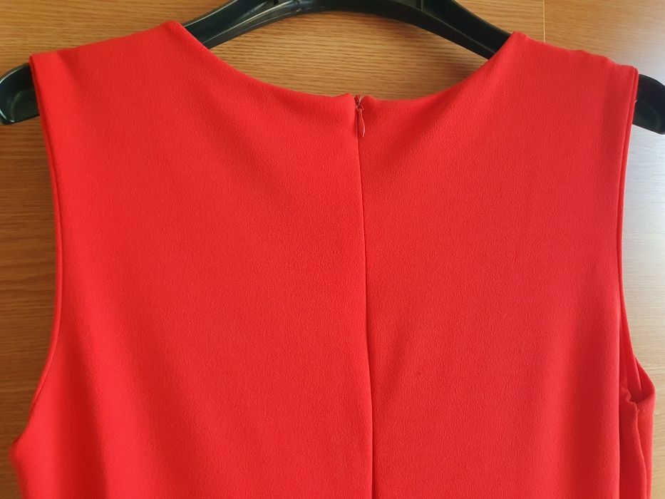 Rochie dantelată fără mâneci