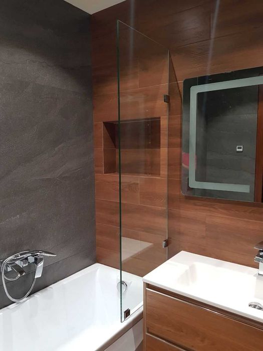 Перегородки из стекла на ванну любых форм и размеров