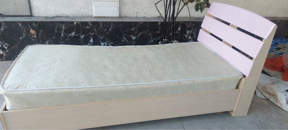 Продам кровать две штуки