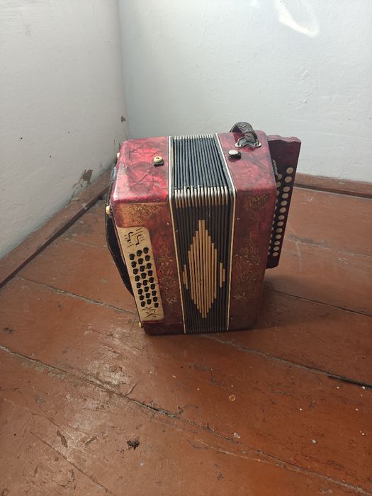 Продам баян рабочий