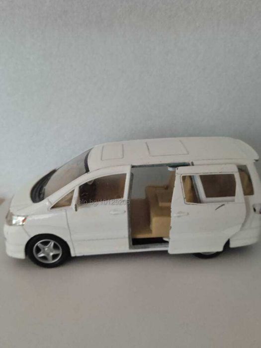 Кола Количка TOYOTA ALPHARD от Kinsmart