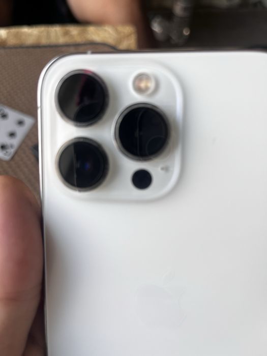 Продаю Iphone 13 pro
