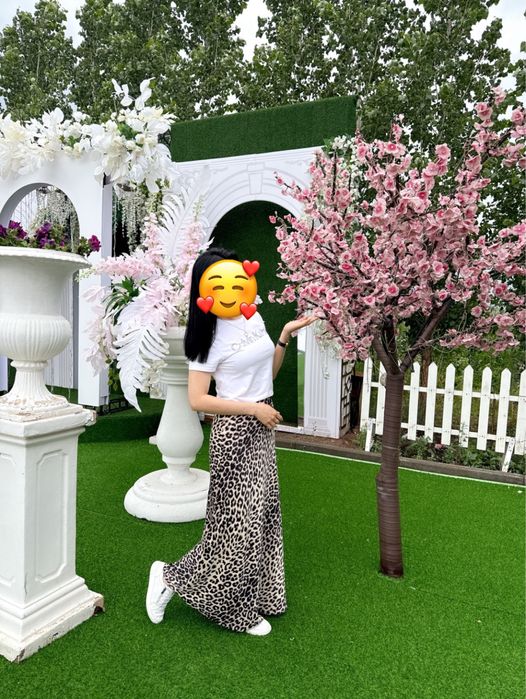 Продам атласную юбку и кофточку