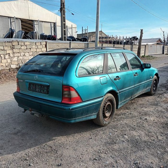 Dezmembrari  Mercedes-Benz C-CLASS (W202)  1993  > 2001 C 220 D Motor