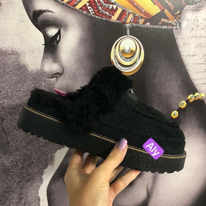 Adidasi si ugg-uri pret redus