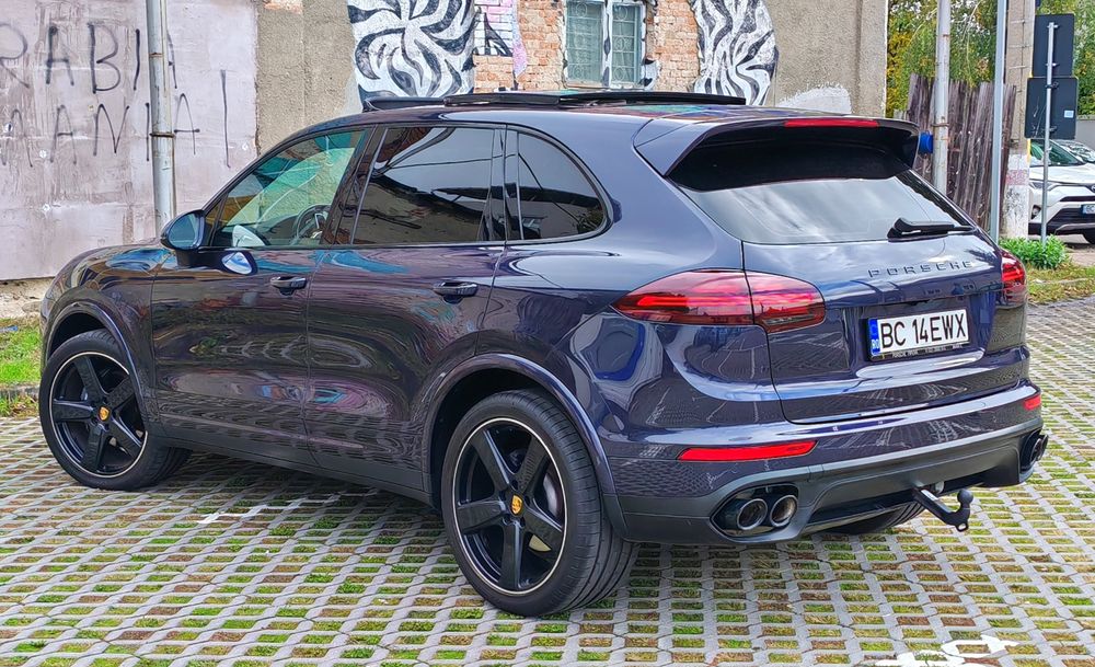 Porsche Cayenne Platinum Edition