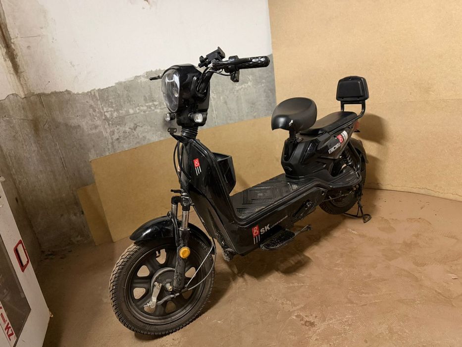 продам электроскутер Sk8