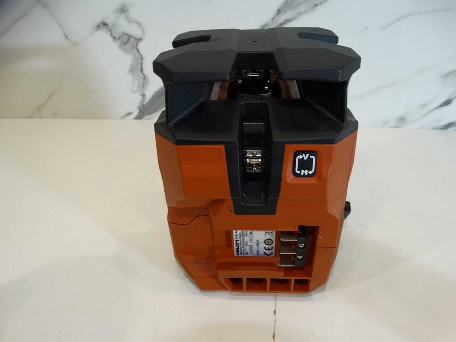Hilti PM 40 MG - Мултилинеен лазер с зелен лъч