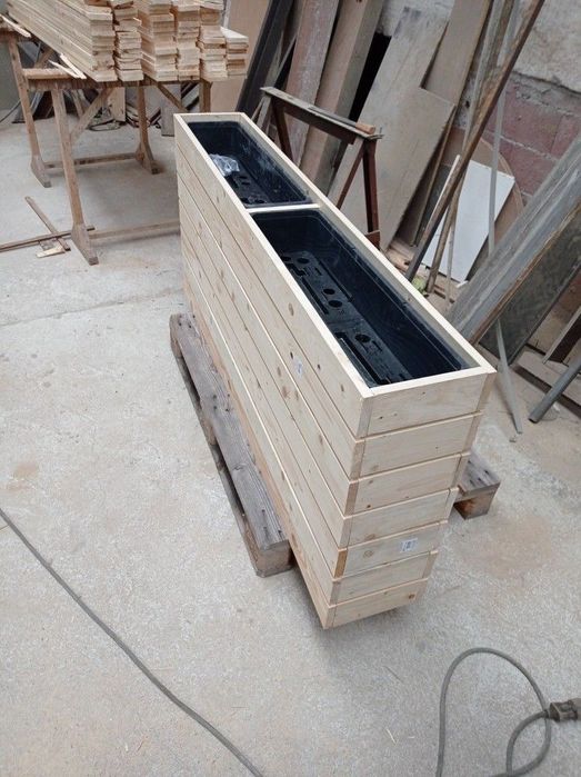 Кашпо из массив дерево