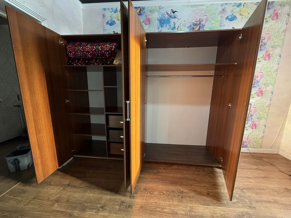 Шкаф 4х дверный.
