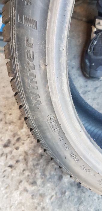 Зимни гуми-18цола-225/40-1бр.-35€-"HANKOOK "