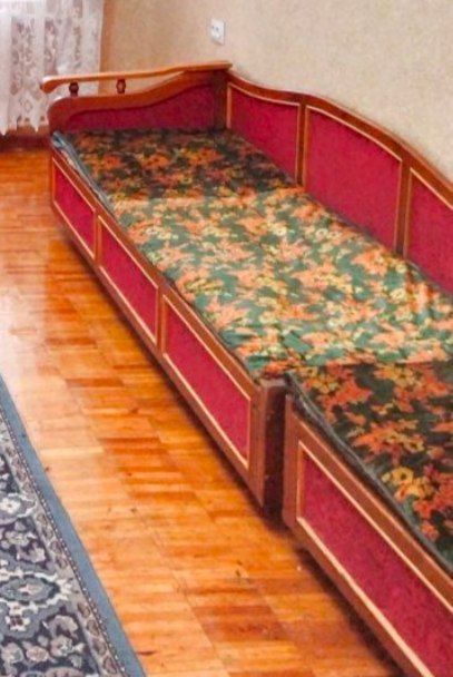 Продам 2 дивана  срочно