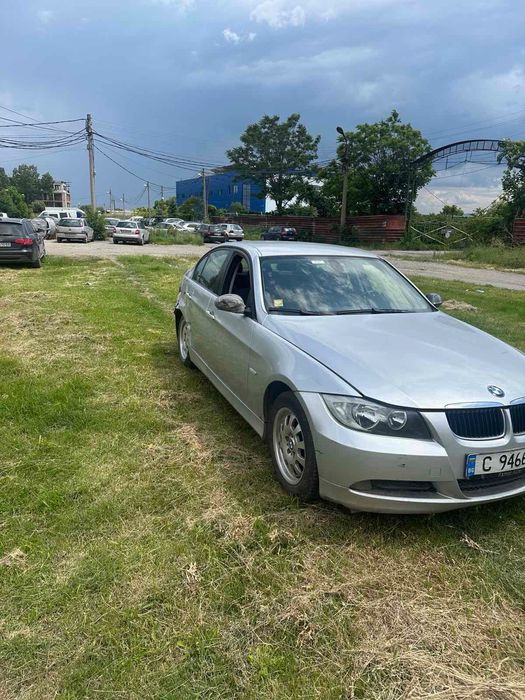 Продавам BMW 320