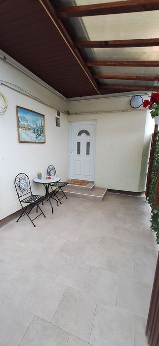 Chirie Casă Curte Privată