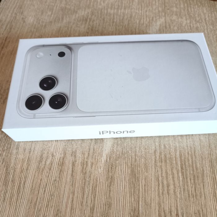 Продам-Свой IPhone 17 Pro Max.Дубай-Копия 1/1