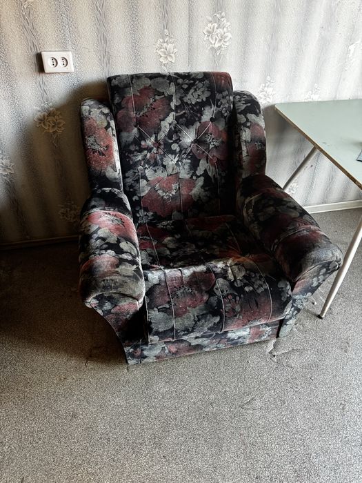 Диван с креслом