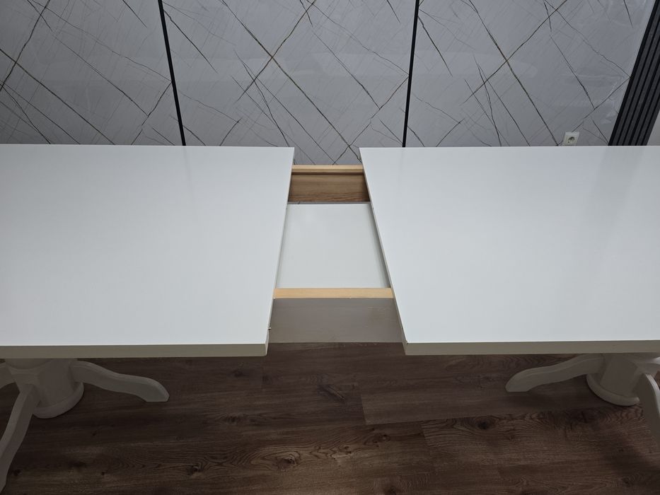 Гостевой стол без стулия