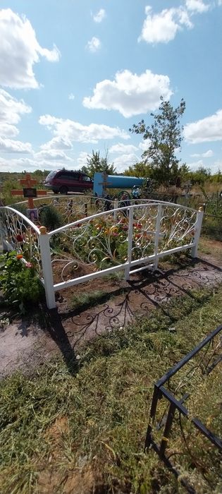 Заборы, ворота, оградки, перила,навесы,козырьки,крытый двор. Темиртау.