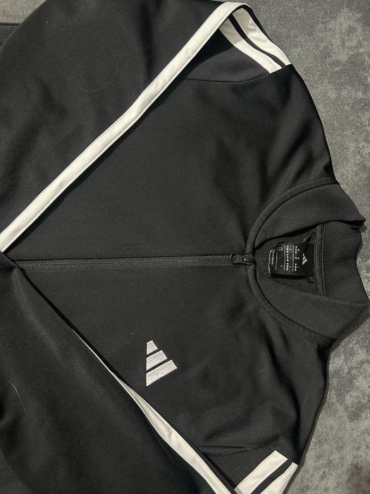 Продам оригинальную олимпийку adidas