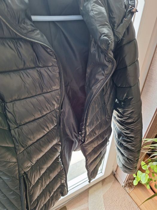 Продавам дамско яке като Ново само му липсва етикета