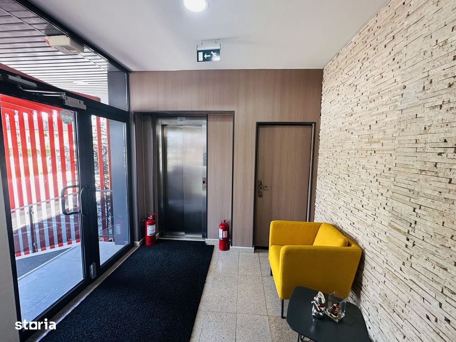 Cladire birouri si spatiu comercial , 830 mp constr, 15 locuri parcare