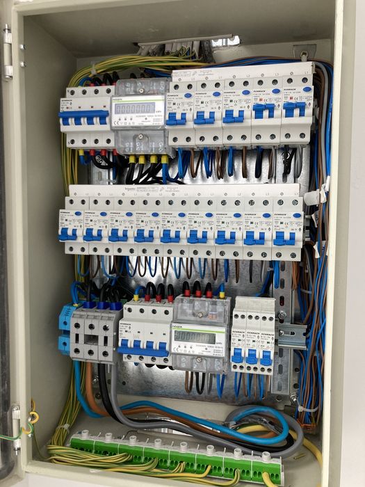 Electrician - lucrari sigure si curate !