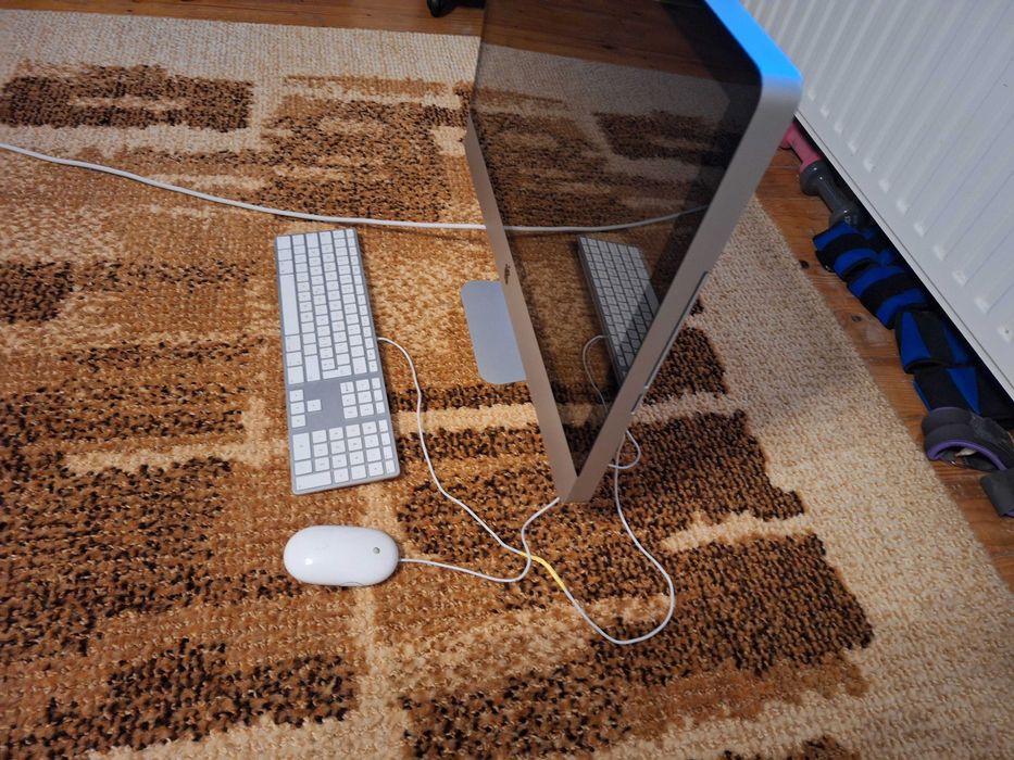 Calculator Apple iMac All in One Desktop Computer Model A1225 24" 2009