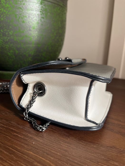 Малка чантичка Benetton