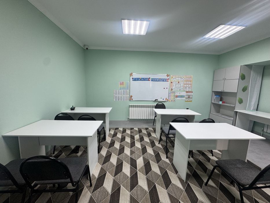 Продаем стол и стулья