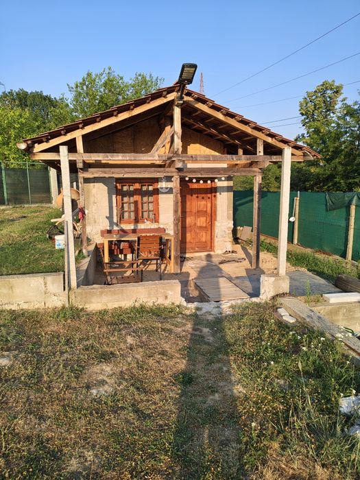 Teren intravilan de vânzare