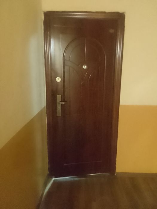 Продается 1 ком.кв в бывшем общежитии