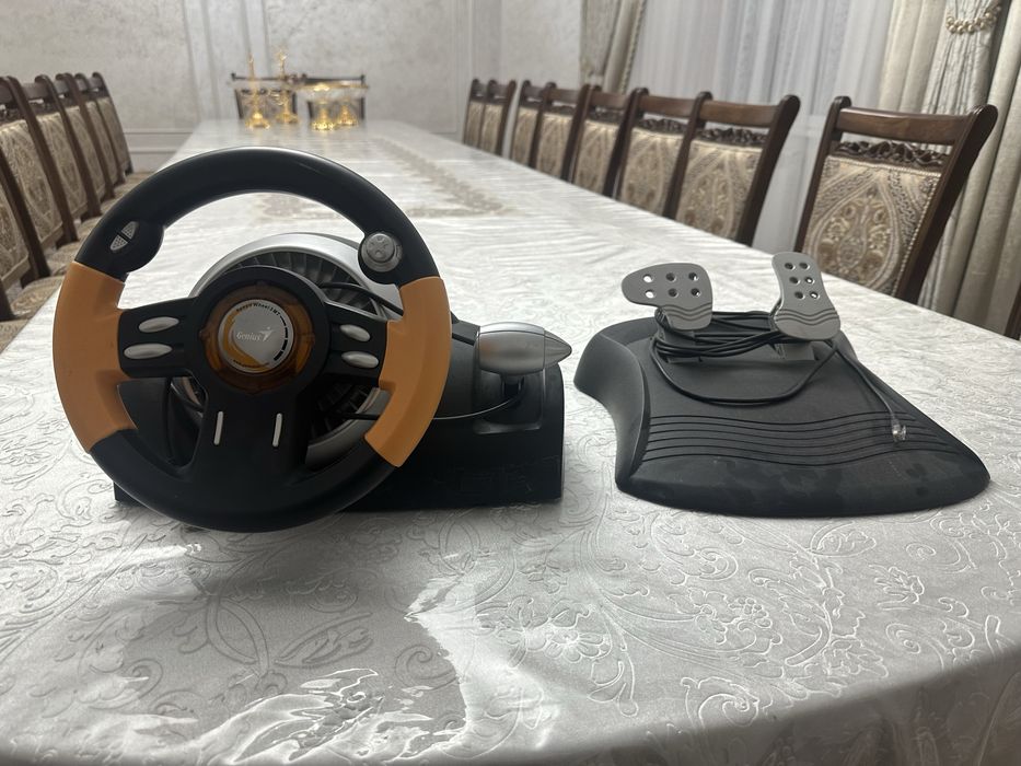 Игровой руль Genius