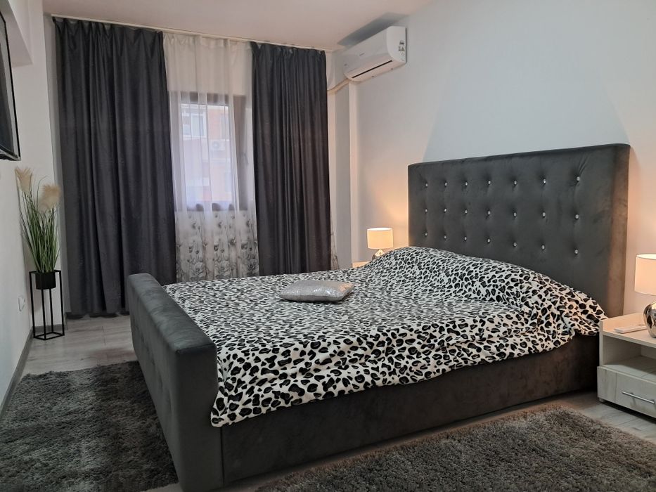 Cazare in regim hotelier in Băile Herculane ,ap cu 3 camere (6 pers)!