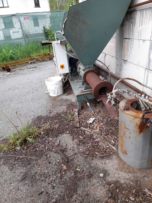 Машина за брикети Бартер