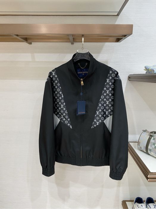 Geaca Louis Vuitton , calitate premium , pe comanda , noua , M