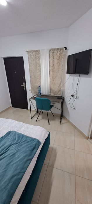 Camera de inchiriat  cu luna