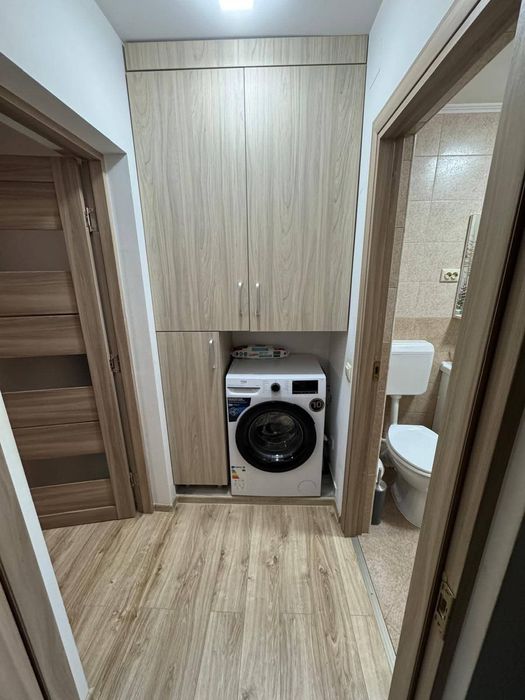 Vind apartament 2 camere,semidecomandat,et.1 din 4,renovat complet