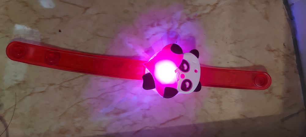 Часики детские светящие.