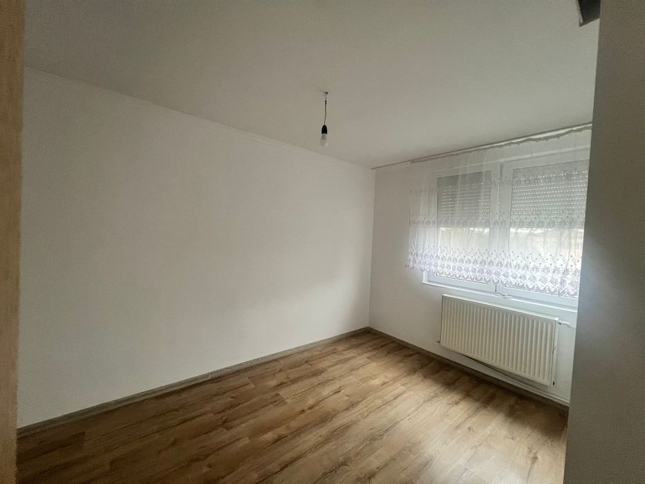 Inchiriez apartament 2 camere cu parcare Rogerius