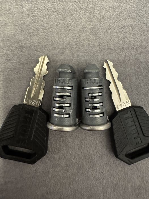 Set 4 butuci 225 / set 2 butuci 247 Thule