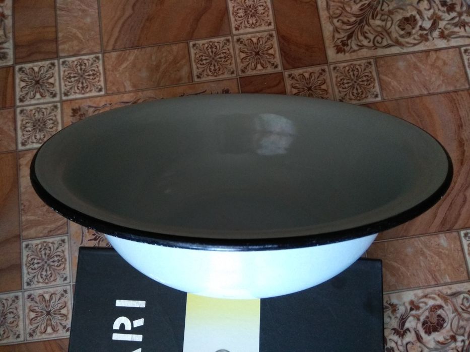 Таз эмалированный