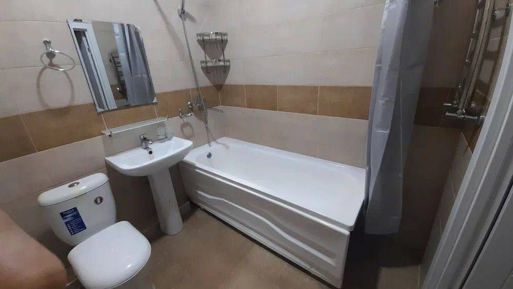 Аренда 6 комнатной на ул.Махтумкули,Под офис 170кв² с подвалом,ЖК Асса