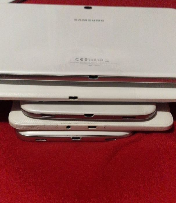 Tableta Samsung pentru colecție sau piese.  Pret/ bucata