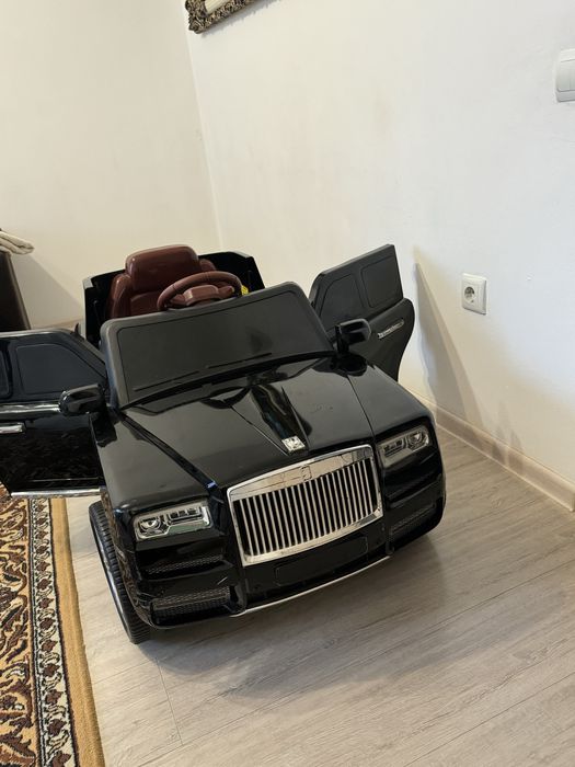 Дет.машина с пультом управления